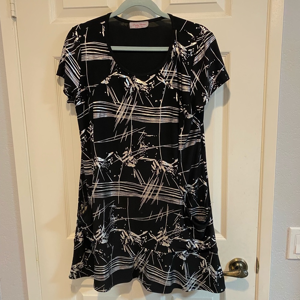 Women's Black & Silver Printed Tunic Top